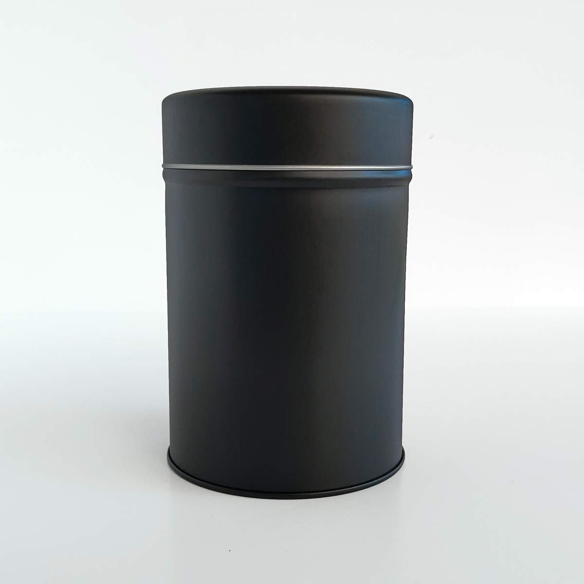 Boîte à thé noire ronde capacité 125g - Terre et Volup'thé